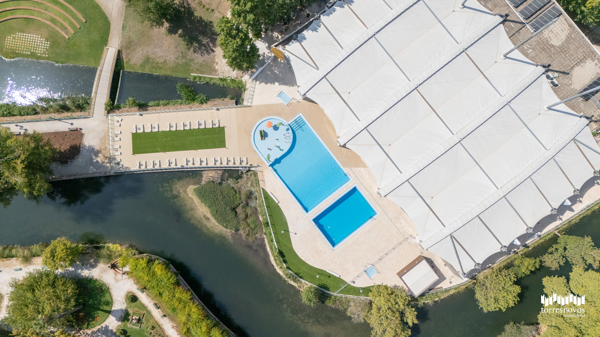 Piscinas exteriores de Torres Novas reabrem após obras de requalificação